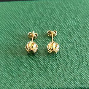 Ball design earrings